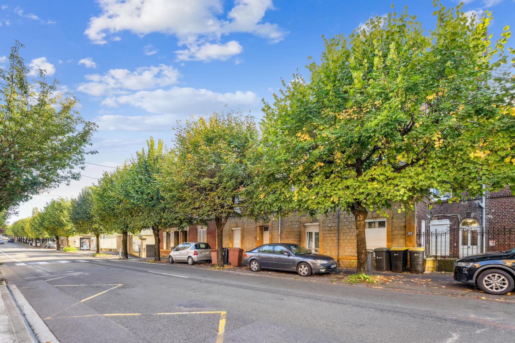 Budget Appart Avec Parking Au Centre-Ville Charleville-Mézières Екстериор снимка